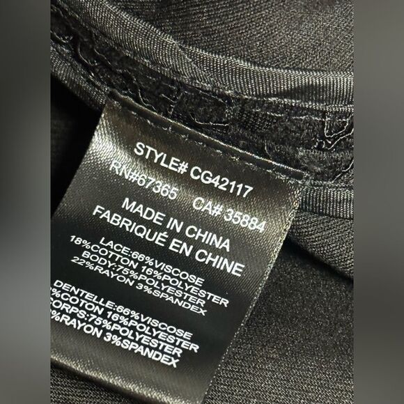 NWT women’s CUPCAKES AND CASHMERE black Tess Lace one hidden button Blazer small - Picture 9 of 9